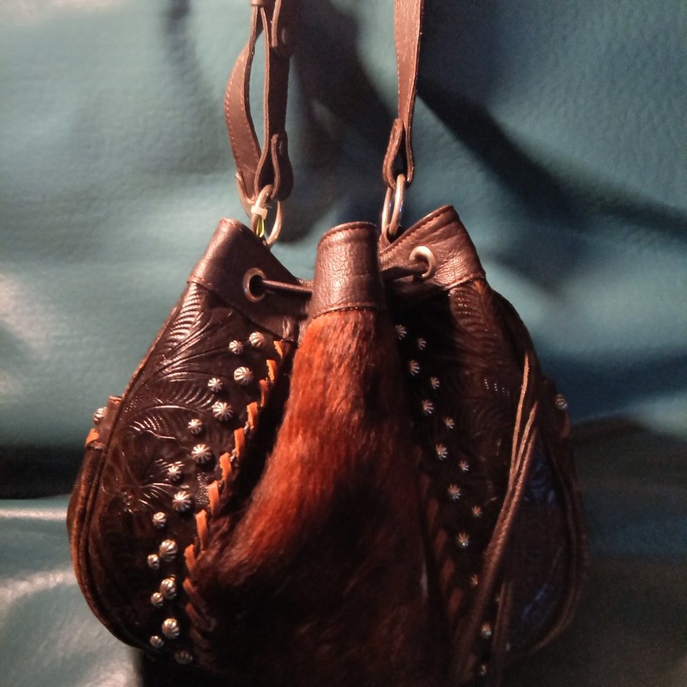 AMERICAN WEST LEATHER EBOSSED STUDDED FUR BUCKET NSG